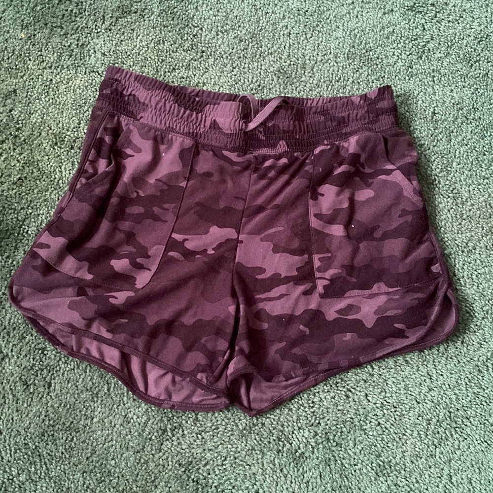 Black camo print Athletic Work shorts. Size Extra Small (0-2)